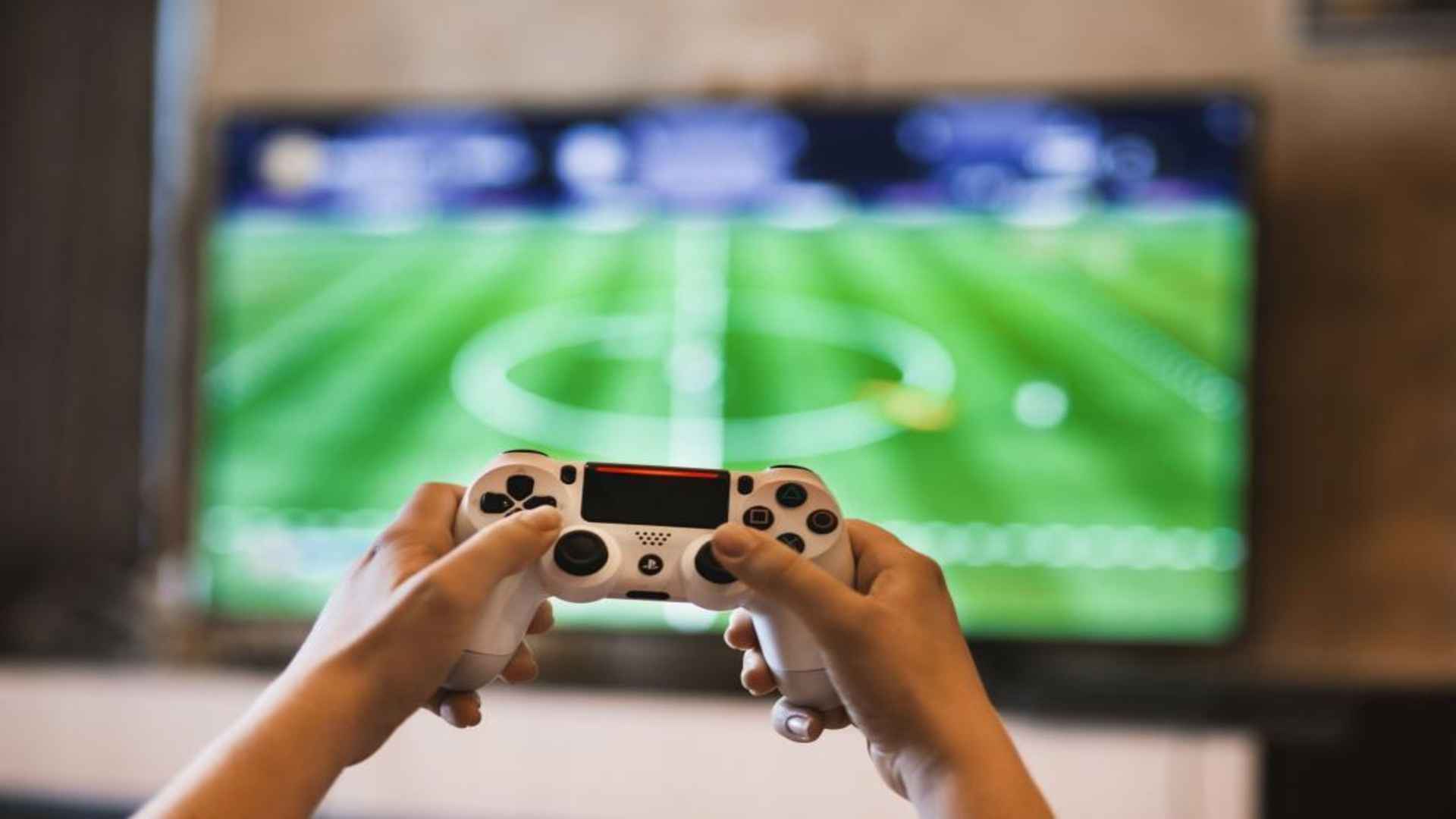 Mobile Card Games with Innovative Battle Experiences